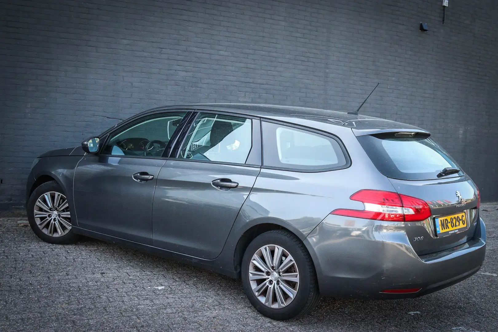 Peugeot 308 SW 1.2 PureTech Blue Lease Net binnen; wordt nog s Grijs - 2