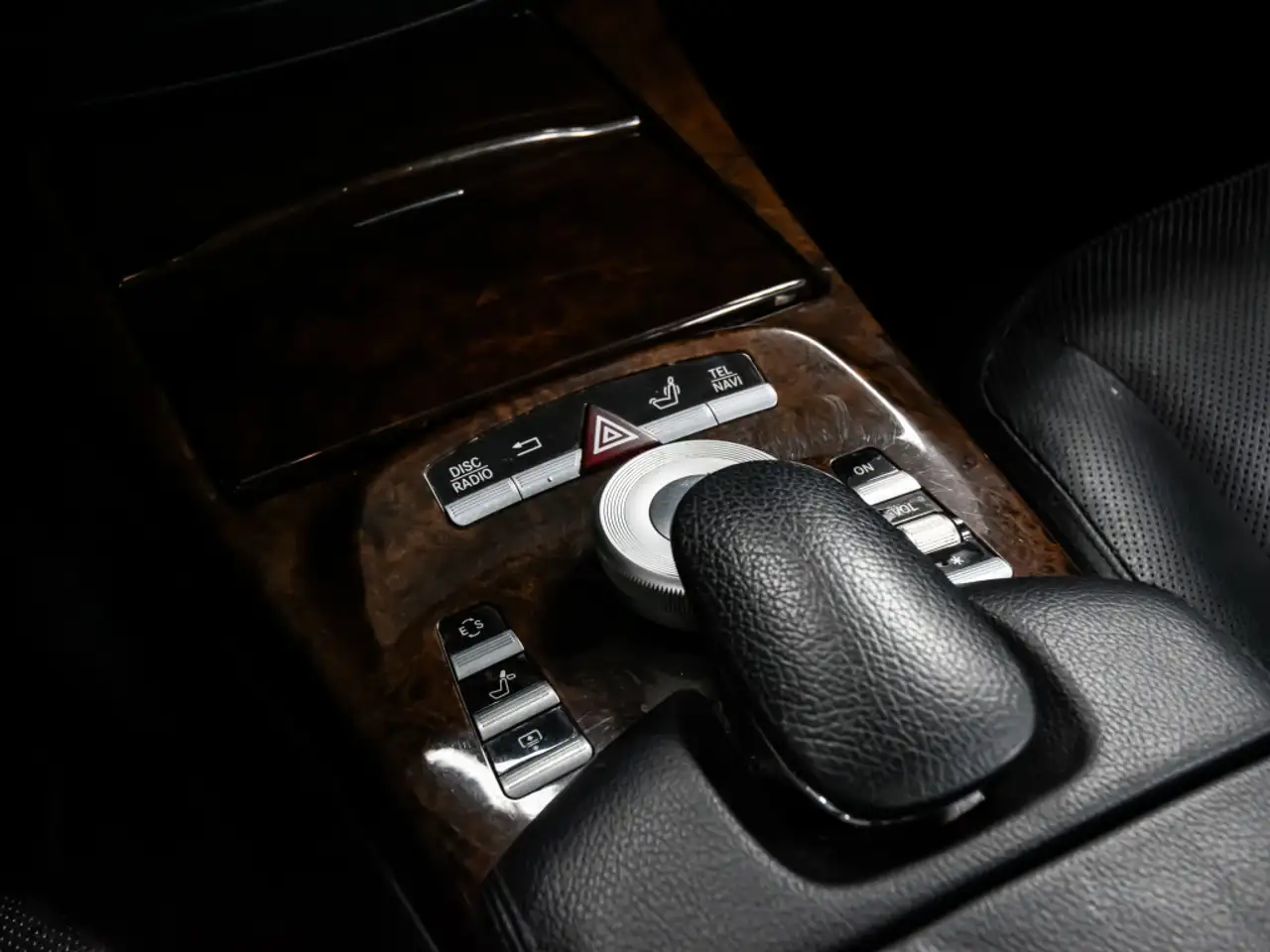 Mercedes-Benz S-Class снимка Mercedes-Benz S-Class
