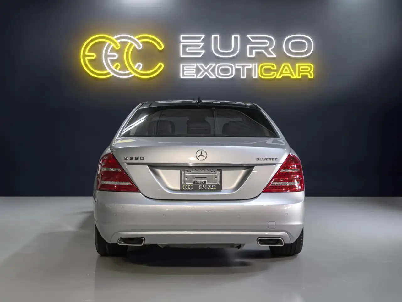 Mercedes-Benz S-Class снимка Mercedes-Benz S-Class