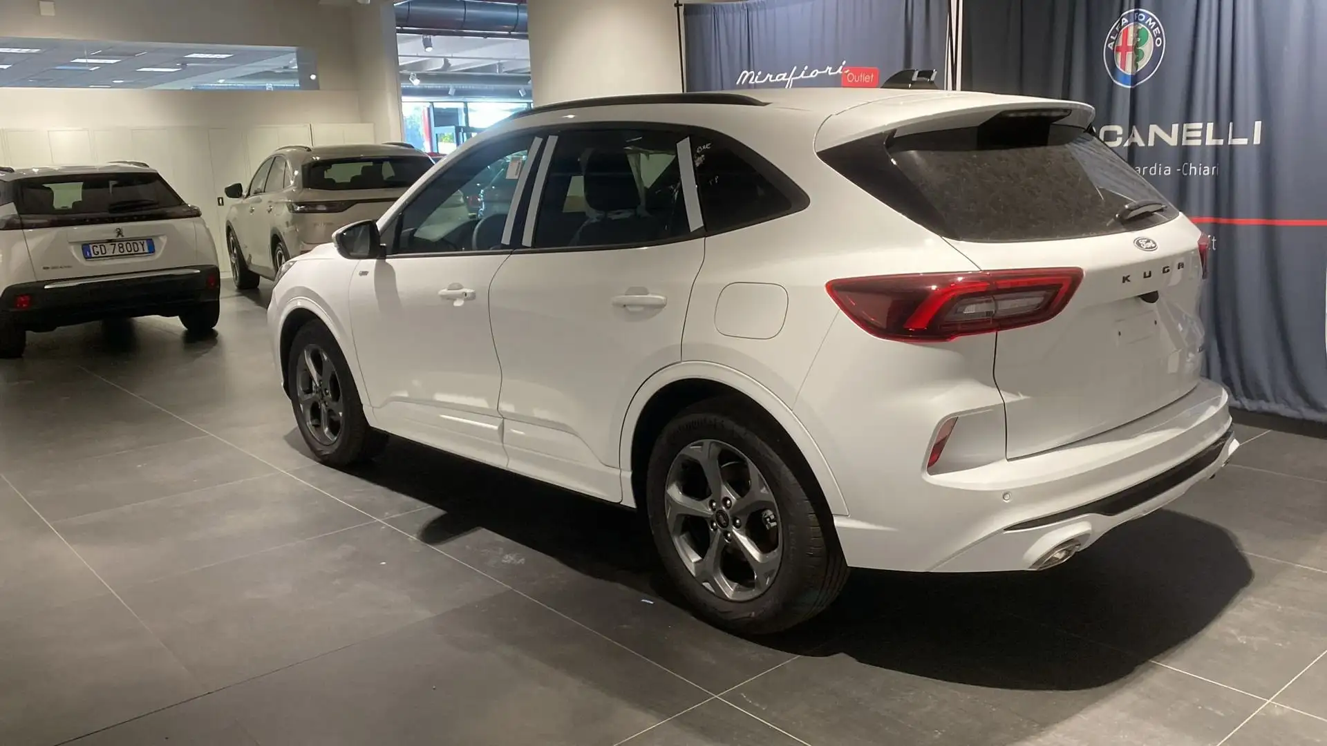 Ford Kuga 2.5 Full Hybrid 180 CV CVT 2WD ST-Line Wit - 2