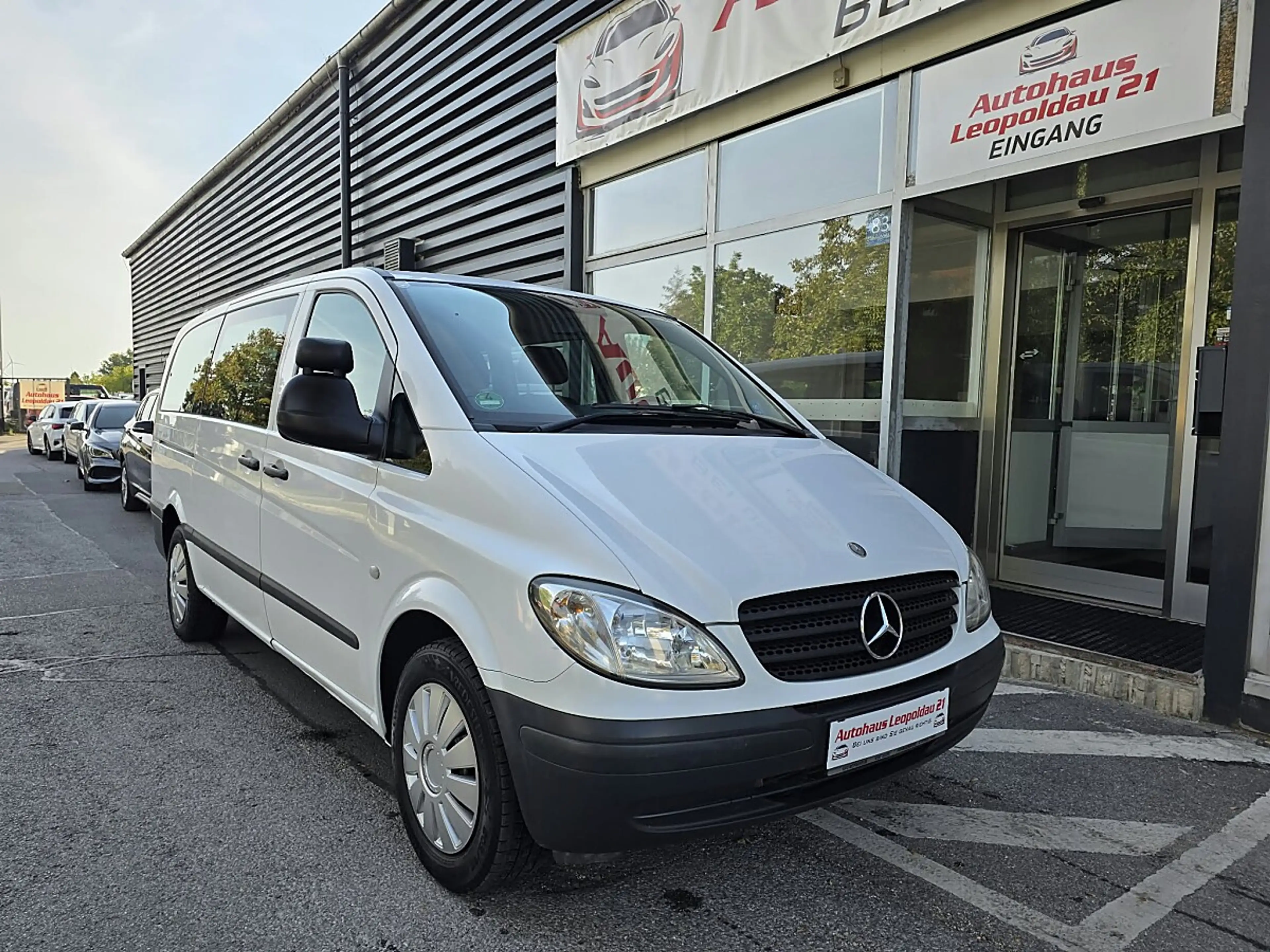 Mercedes-Benz Vito 111 CDI Eco Bus extralang Aut. — photo 6