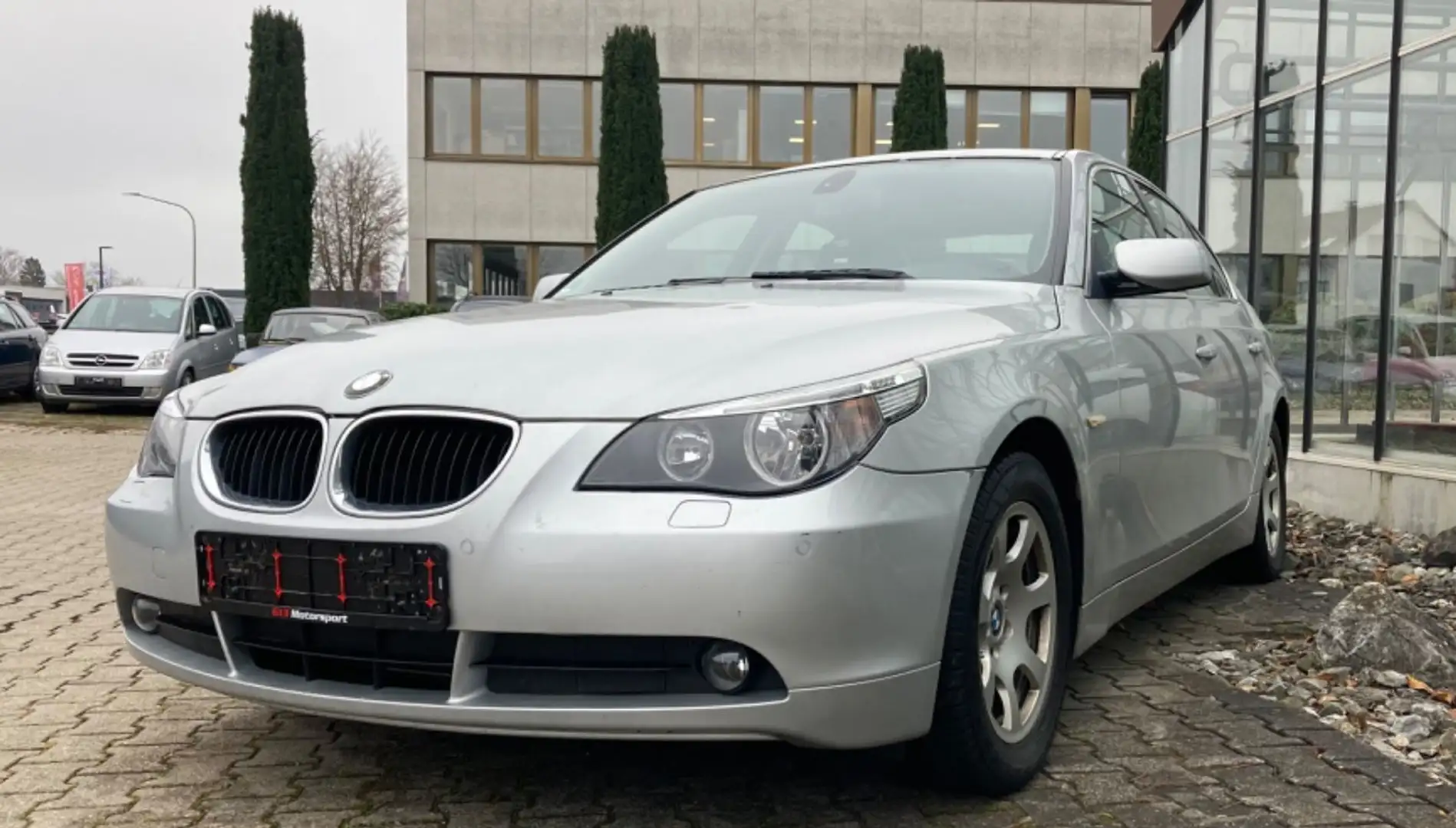 BMW 520 i Limo Automatik Xenon PDC Leder TÜV 06/26 Argent - 2