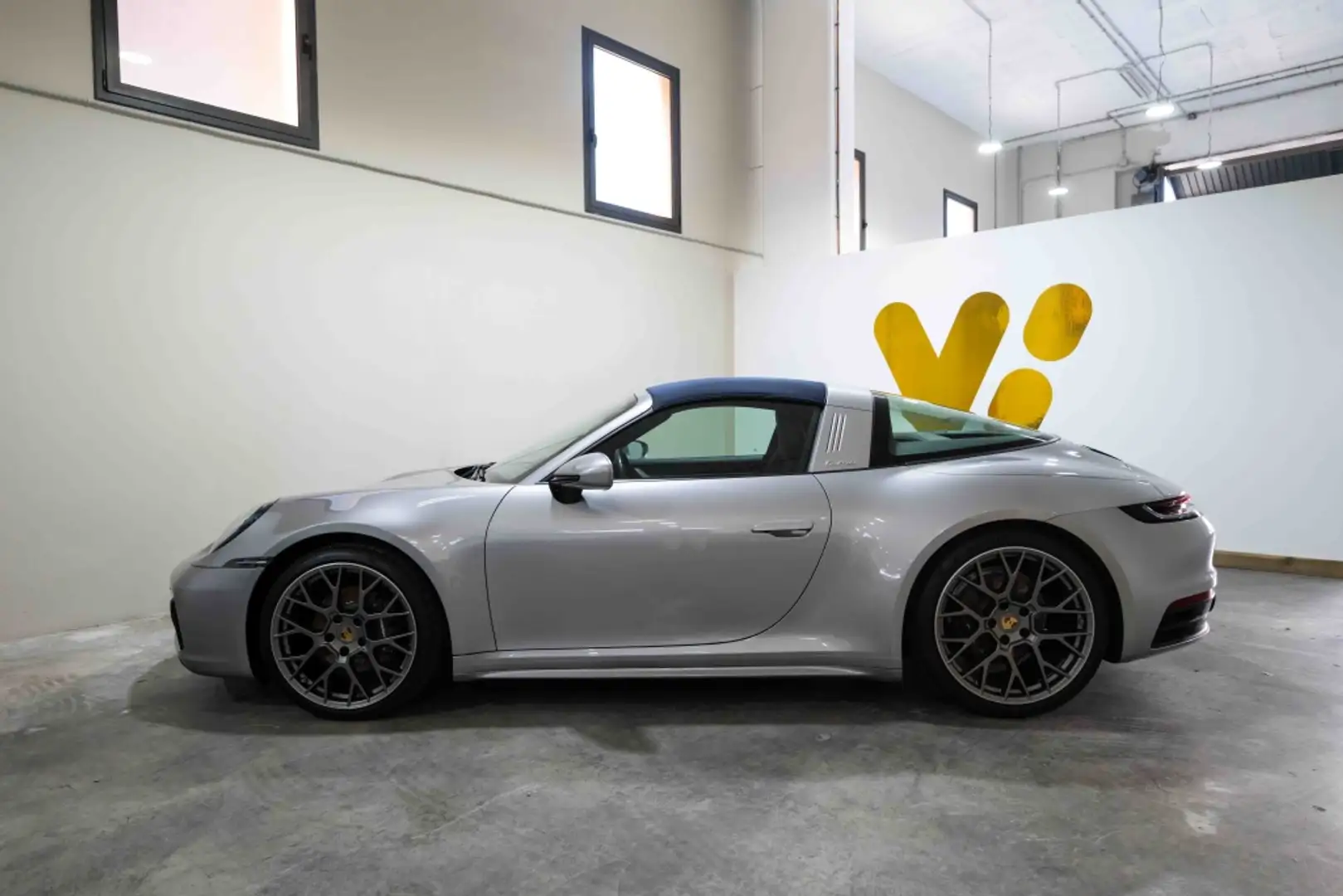 Porsche 992 Targa 4 PDK Gris - 1