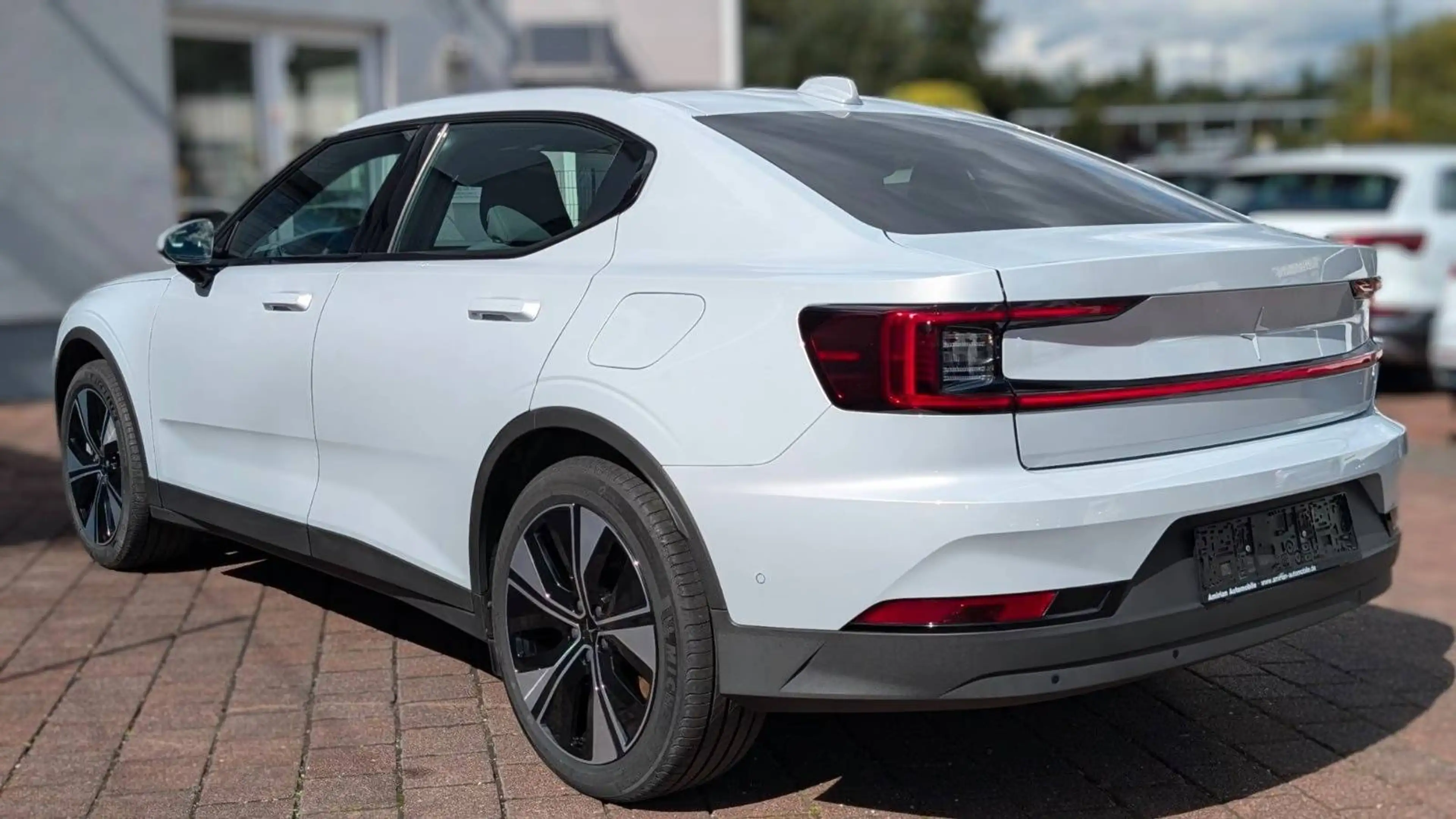 Polestar 2 Long Range Dual — photo 13