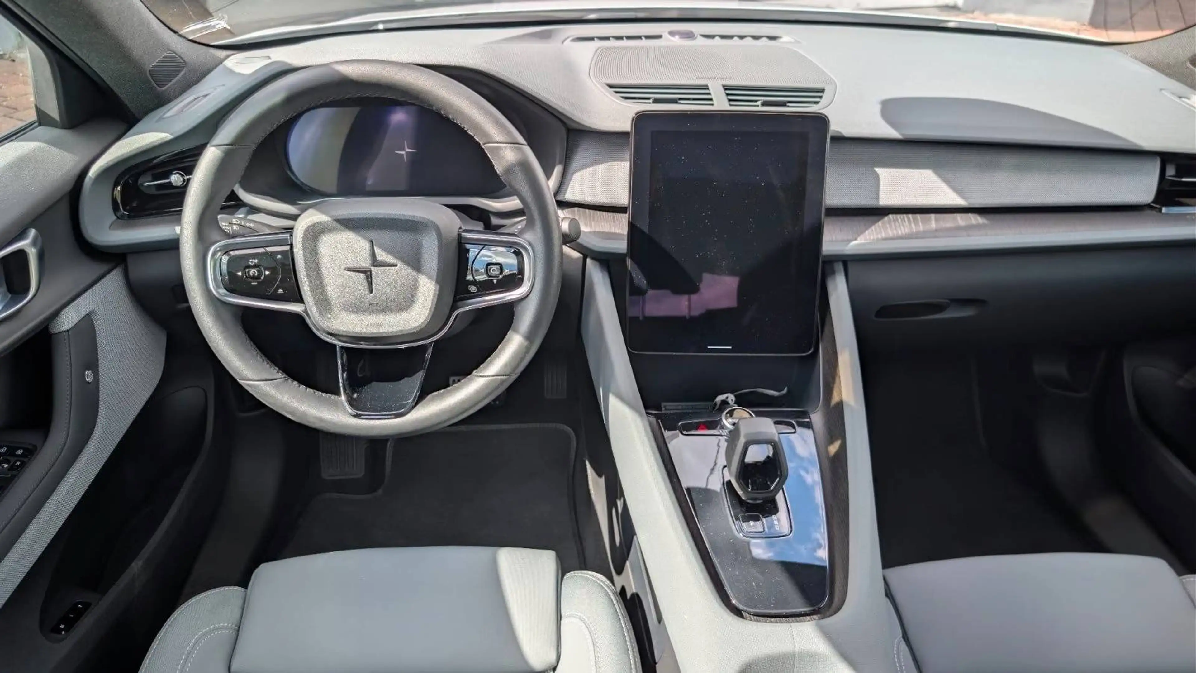 Polestar 2 Long Range Dual — photo 6