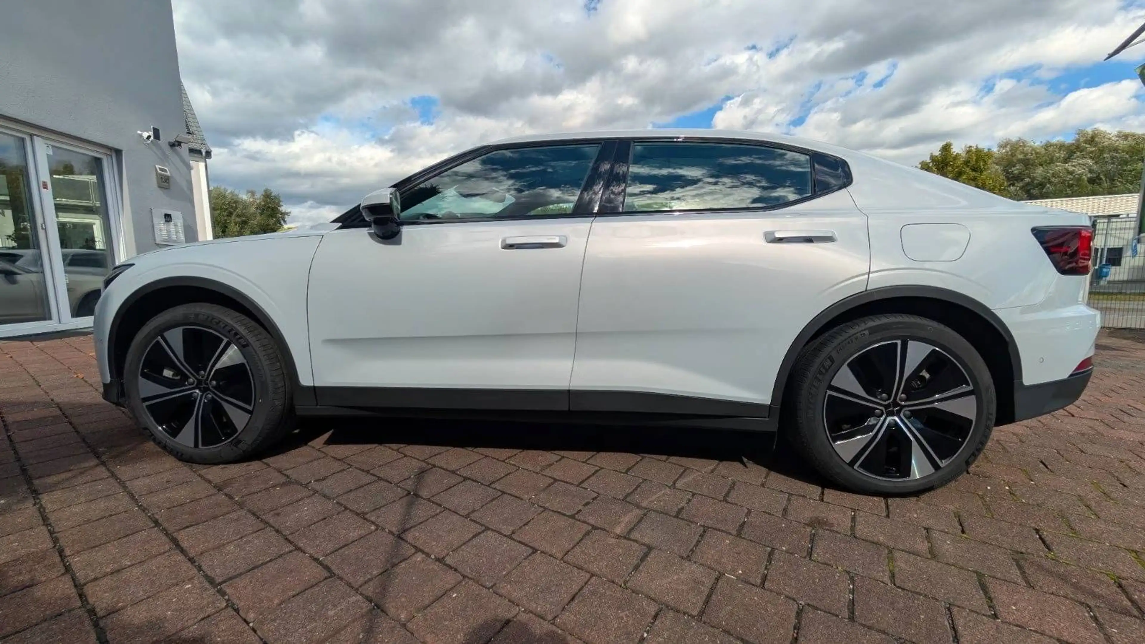 Polestar 2 Long Range Dual — photo 15
