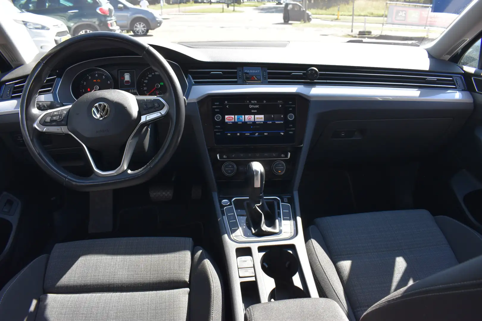 Volkswagen Passat Variant 1.5 TSI Comfort Business Navigatie | Camera | Stoe Bruin - 2