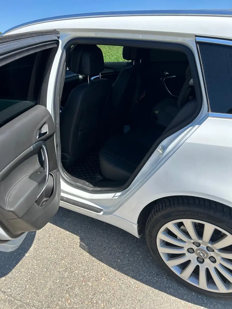 Opel Insignia 2.0 CDTI Sports Tourer Aut. Sport - 2