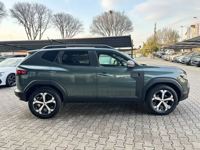 Dacia Duster view 4
