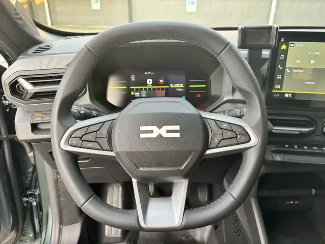 Dacia Duster view 12