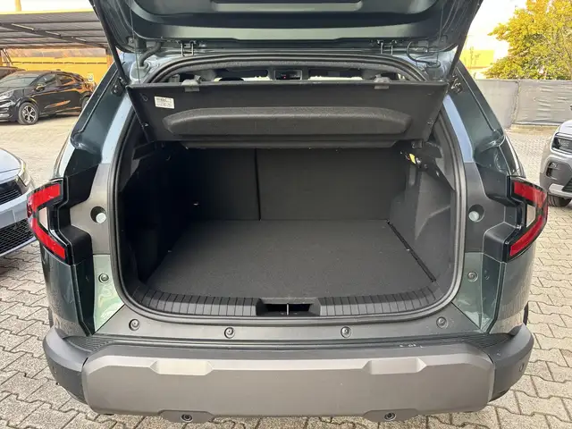 Dacia Duster view 8
