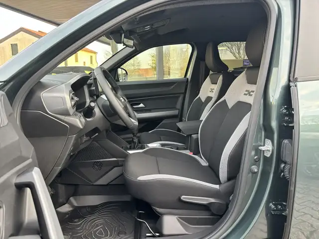 Dacia Duster view 10
