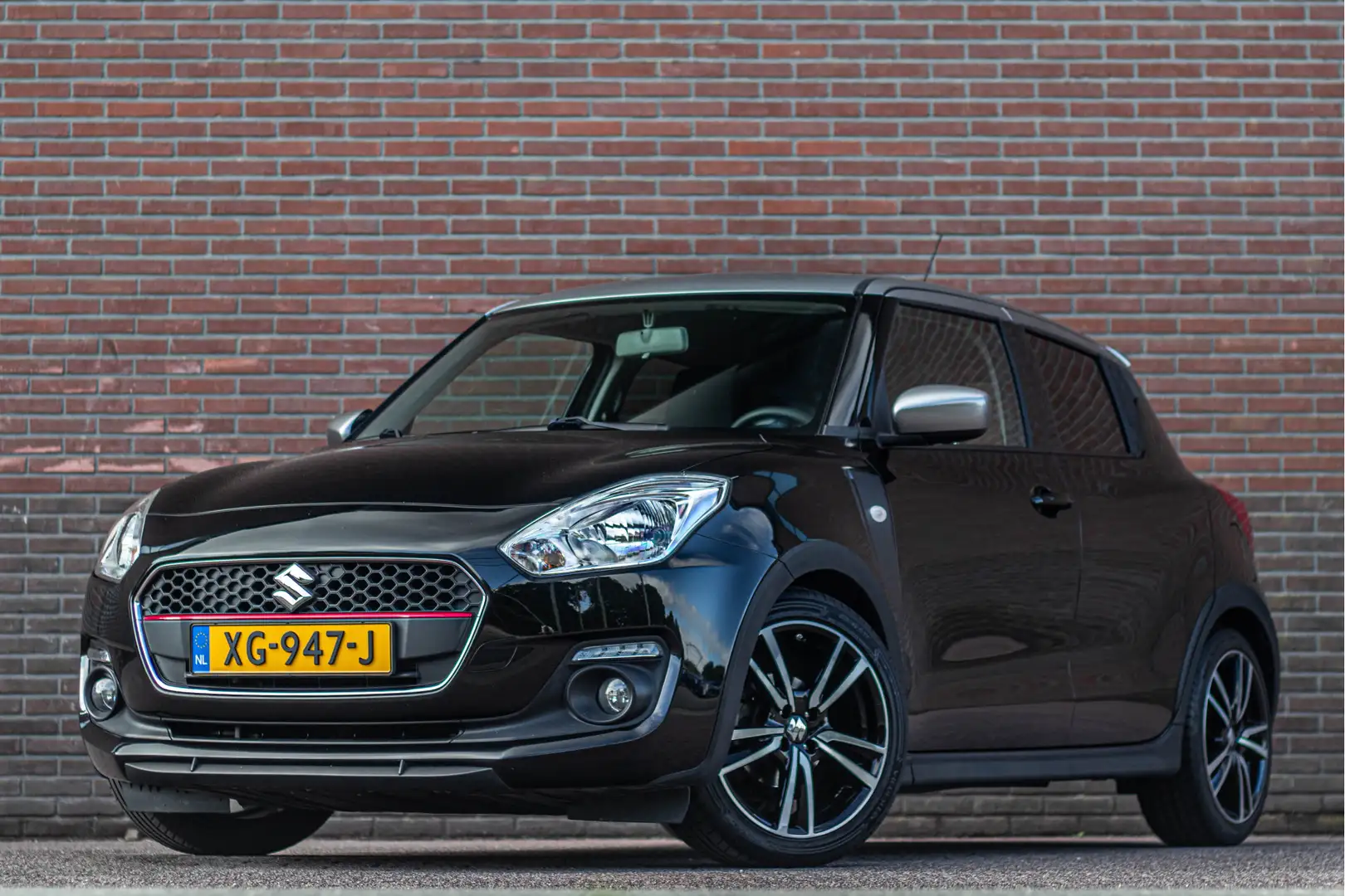 Suzuki Swift 1.0 Boosterjet Select, 1e eigenaar, Sport-Line, Ca Zwart - 1