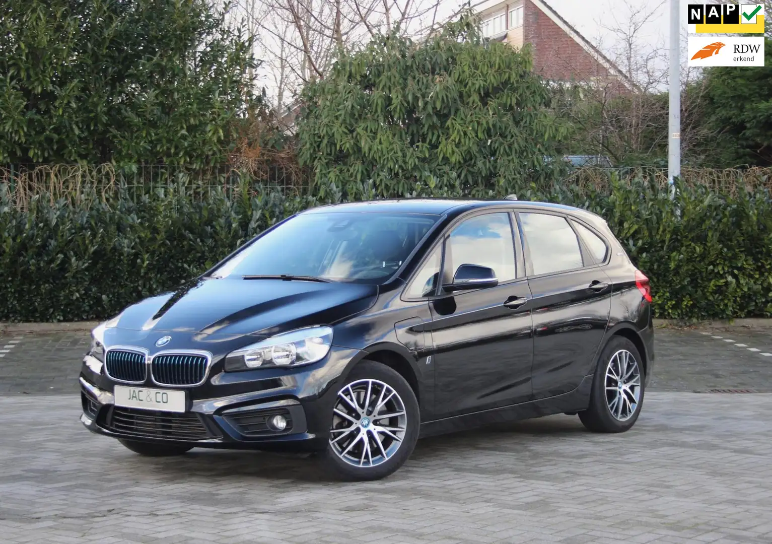 BMW 225 2-serie Active Tourer 225xe Executive Plug-in hybr Zwart - 1