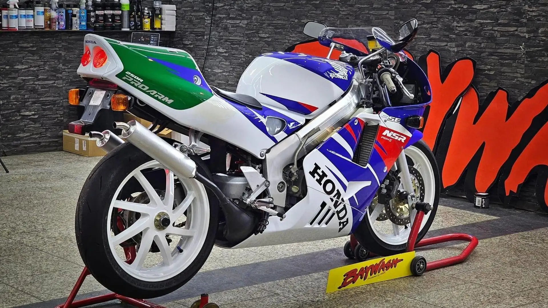 Honda NSR 250 SE MC28 Bianco - 1