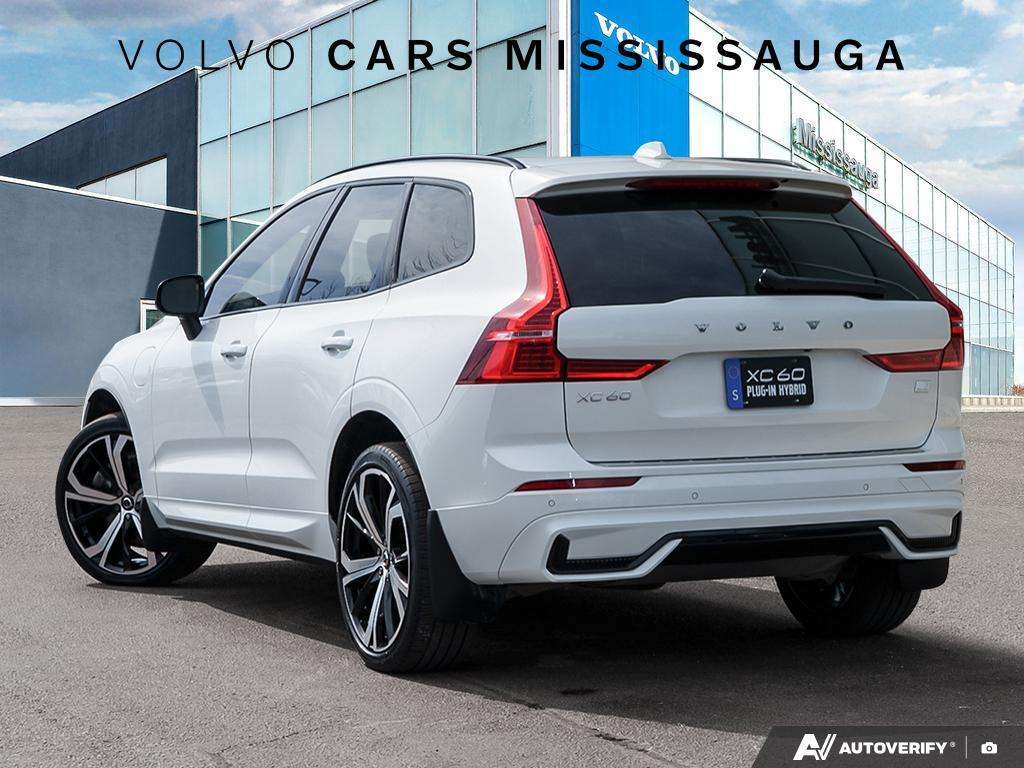 2022 Volvo XC60 Plug-In Hybrid alt 4
