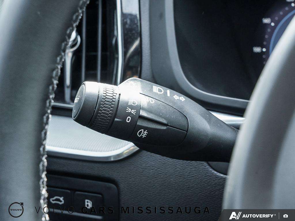 2022 Volvo XC60 Plug-In Hybrid thumb 16