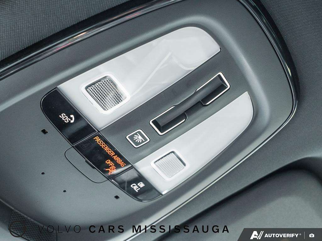 2022 Volvo XC60 Plug-In Hybrid thumb 22