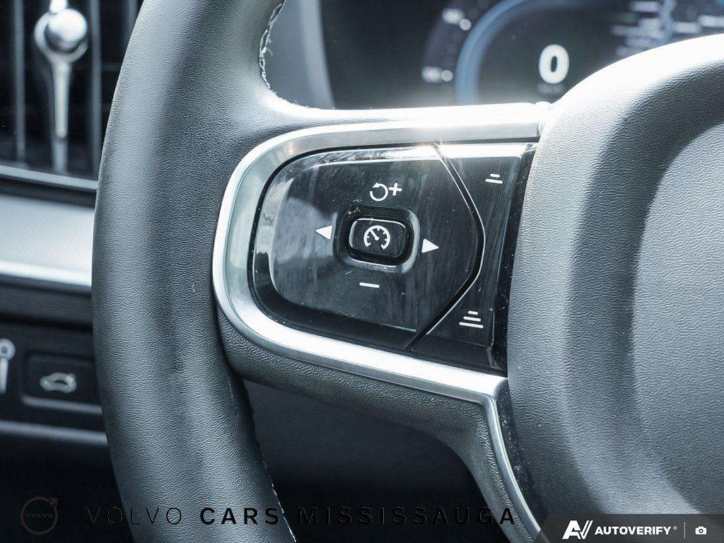 2022 Volvo XC60 Plug-In Hybrid thumb 18
