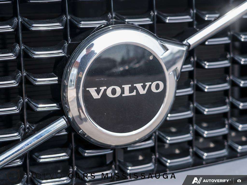 2022 Volvo XC60 Plug-In Hybrid thumb 9