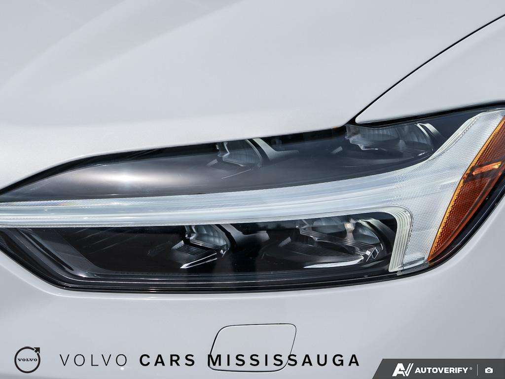 2022 Volvo XC60 Plug-In Hybrid thumb 10