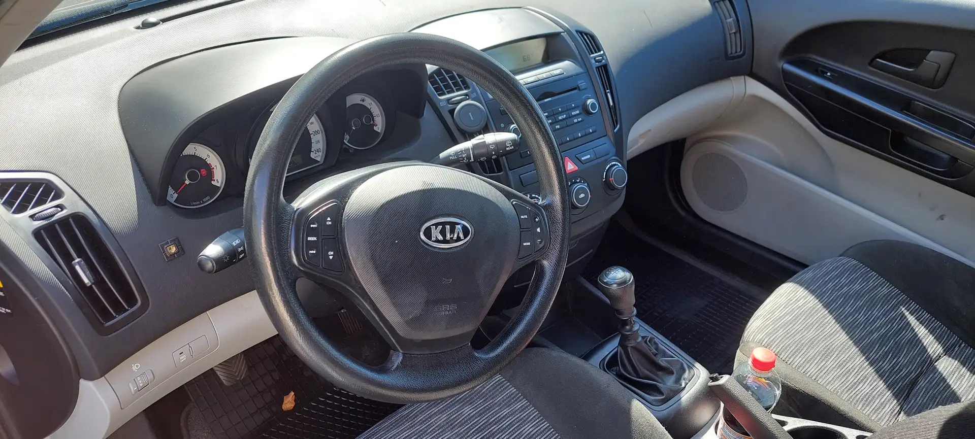 Kia Ceed / cee'd Cee'D 1.4i EX Gris - 2
