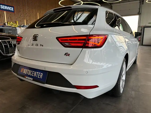 Seat Leon Leon view 2