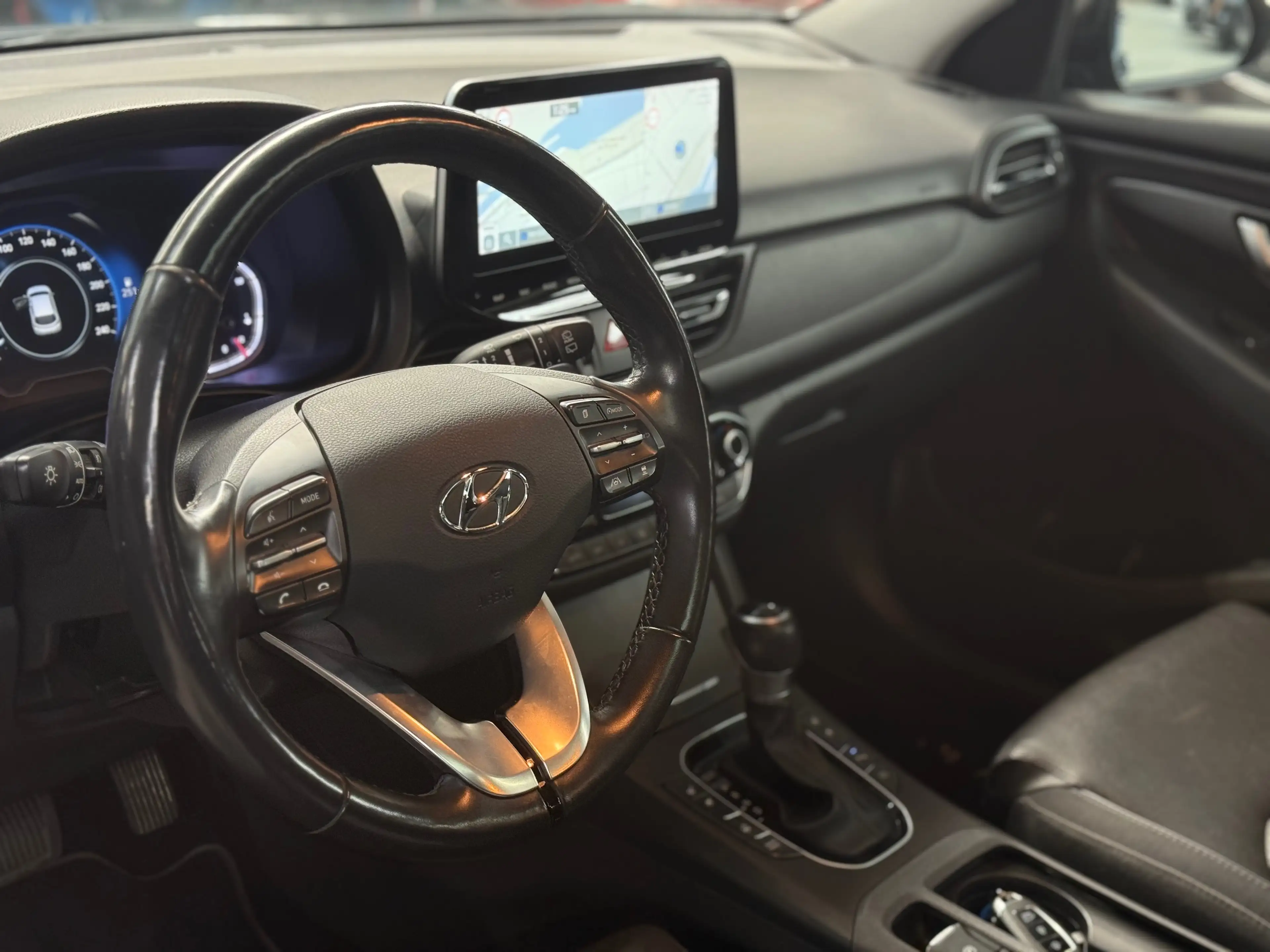 Hyundai i30 i30 1.6 CRDi MHEV * PANO * GPS * CAMERA * SG CH/CLIMATISE * VOLANT CH * — photo 7