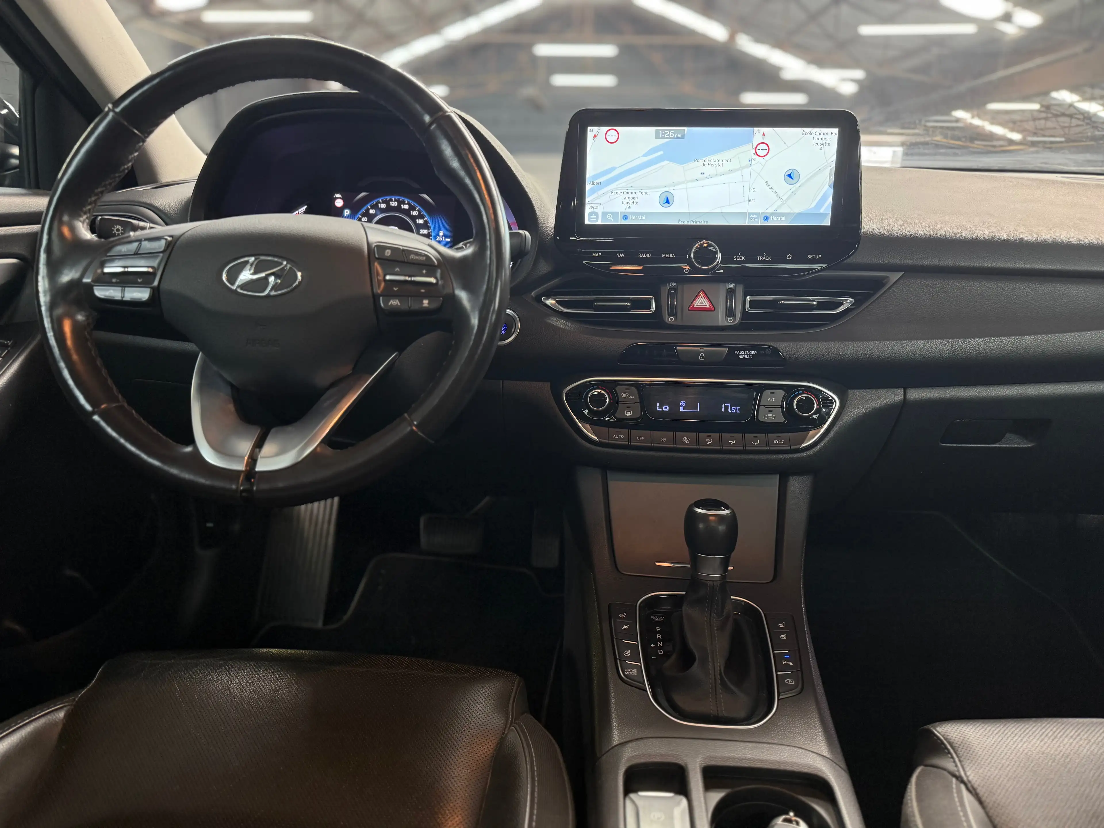 Hyundai i30 i30 1.6 CRDi MHEV * PANO * GPS * CAMERA * SG CH/CLIMATISE * VOLANT CH * — photo 10
