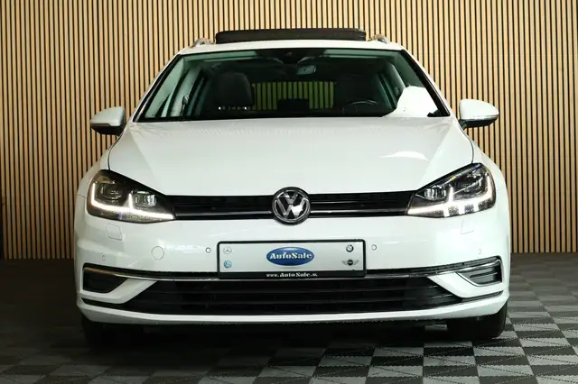 Volkswagen Golf view 9