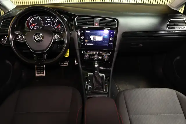 Volkswagen Golf view 2