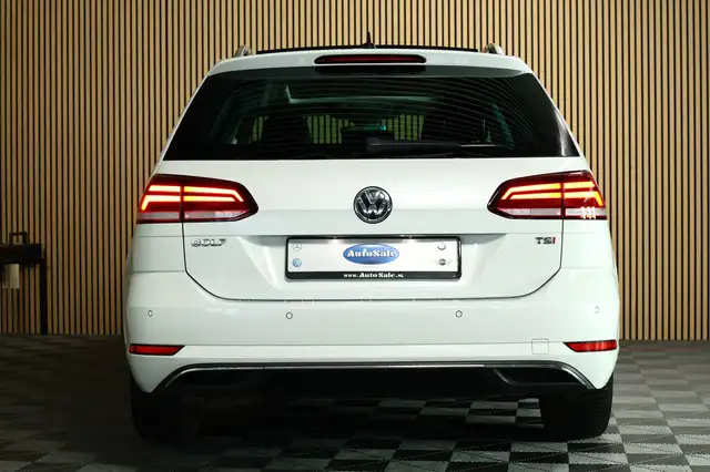 Volkswagen Golf view 8