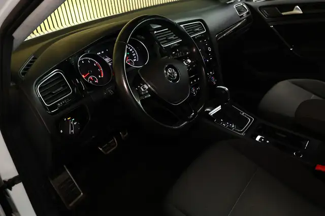 Volkswagen Golf view 13