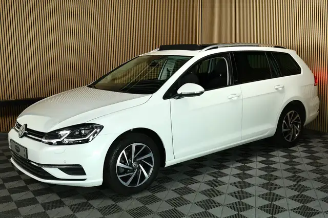 Volkswagen Golf view 12