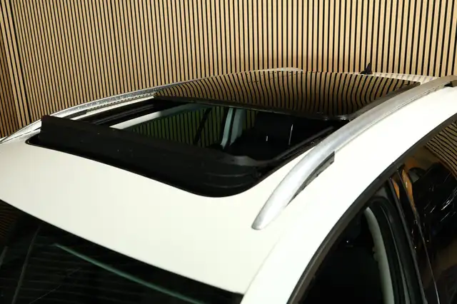 Volkswagen Golf view 5