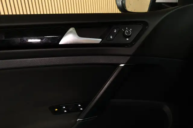 Volkswagen Golf view 14