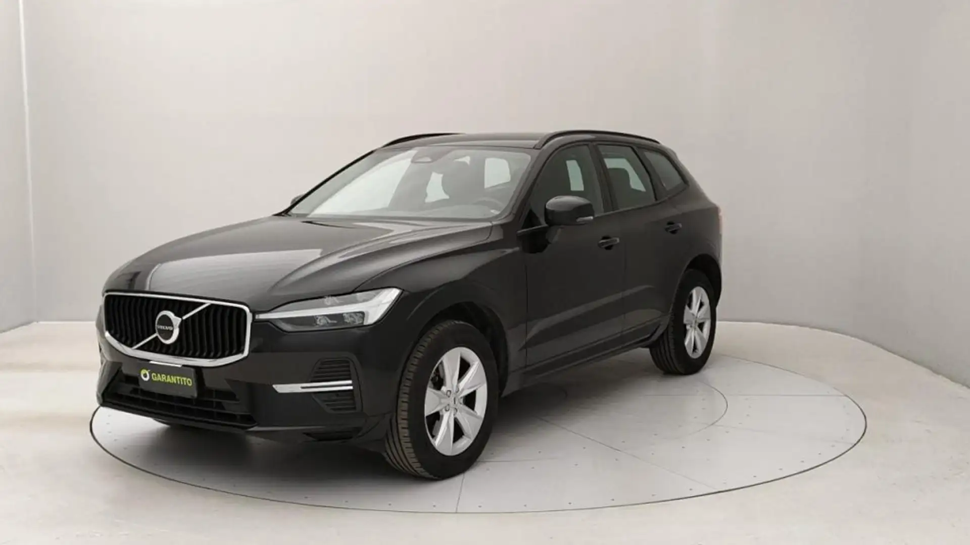 Volvo XC60 2.0 b4 Momentum awd auto Nero - 1