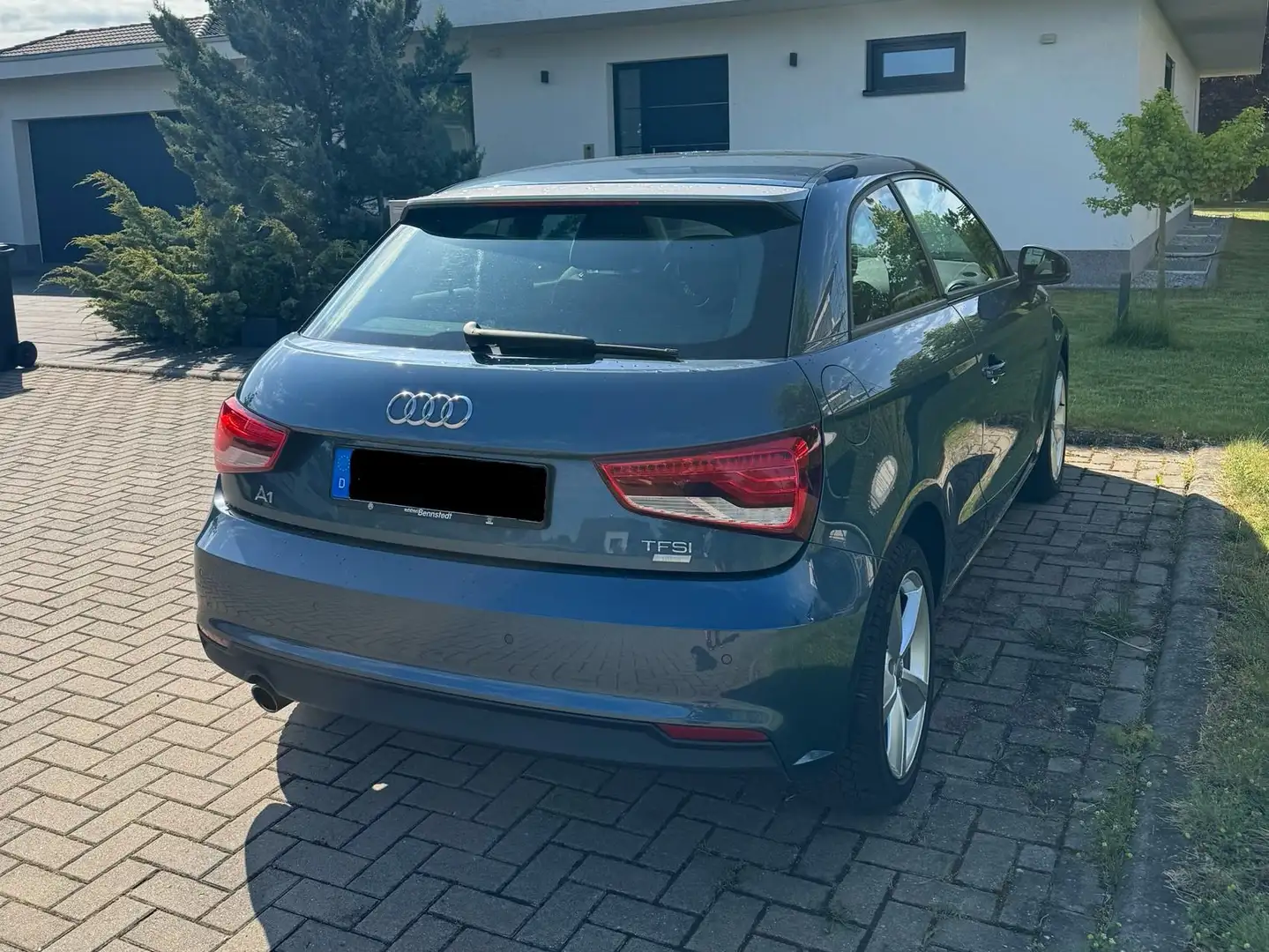 Audi A1 A1 1.0 TFSI ultra Blau - 2