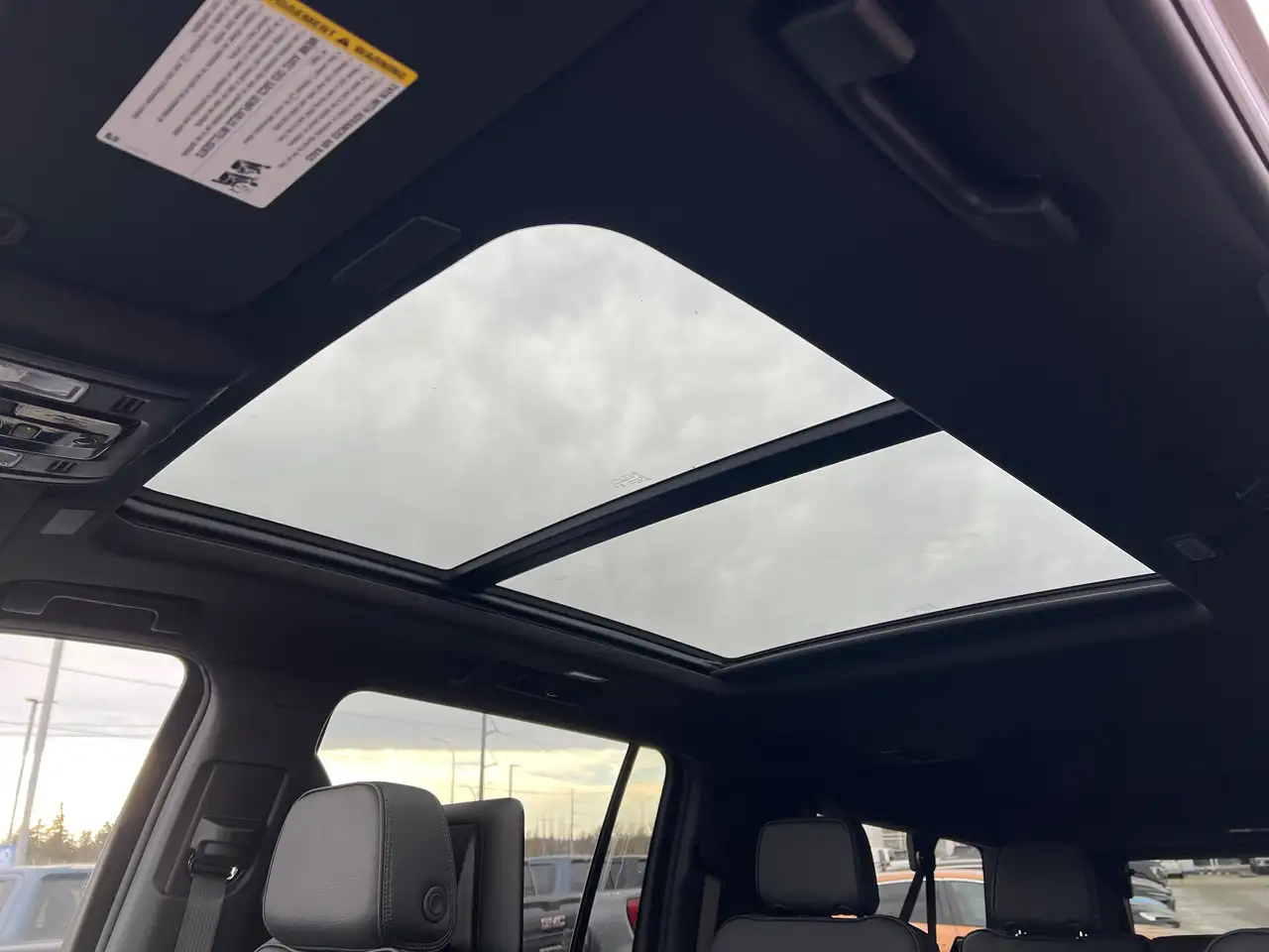 GMC Yukon снимка GMC Yukon