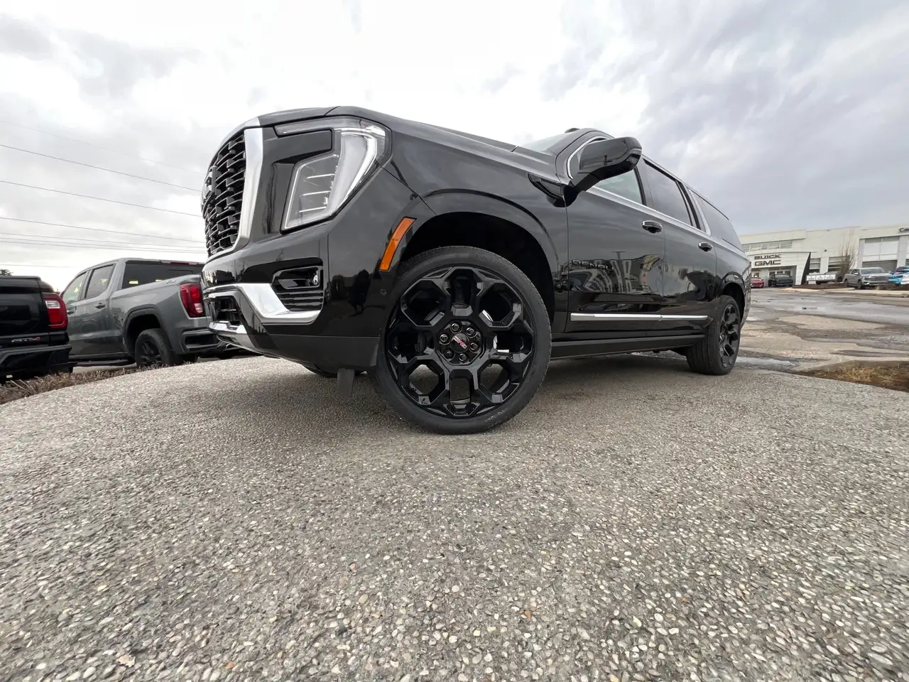 GMC Yukon снимка GMC Yukon