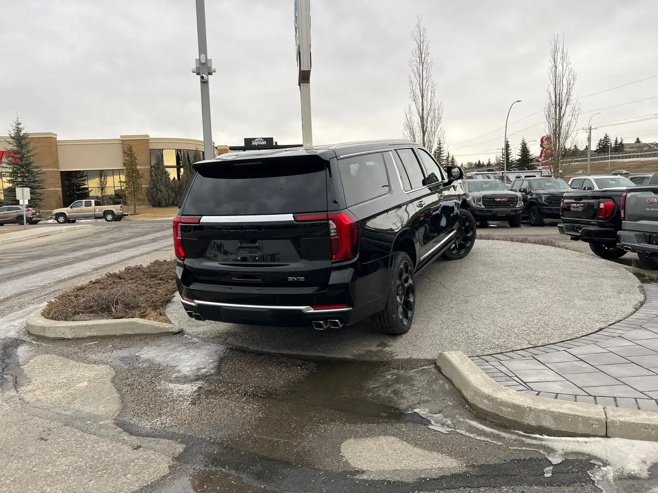 GMC Yukon снимка GMC Yukon