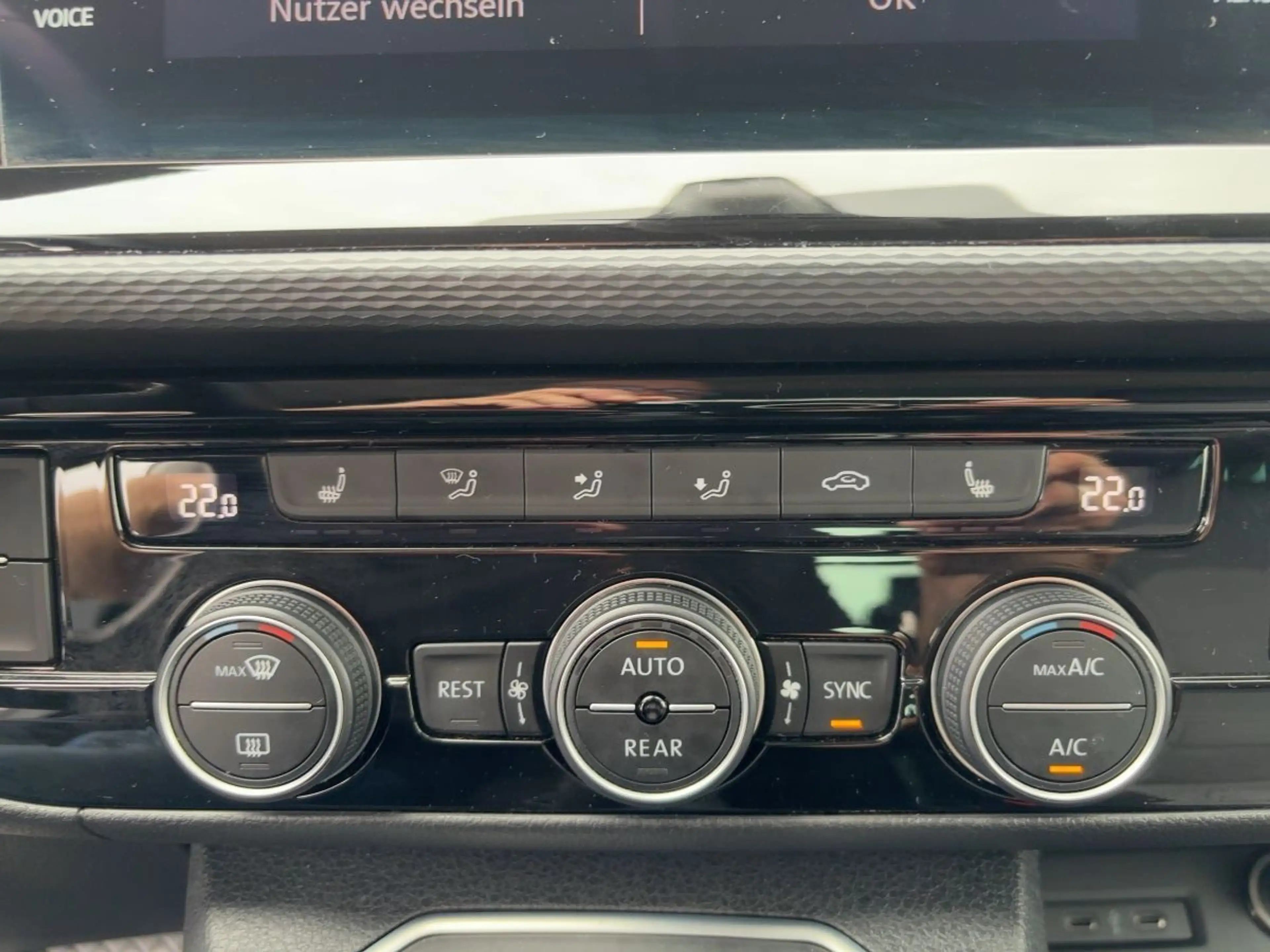 Volkswagen T6.1 Multivan Comfortline — photo 12