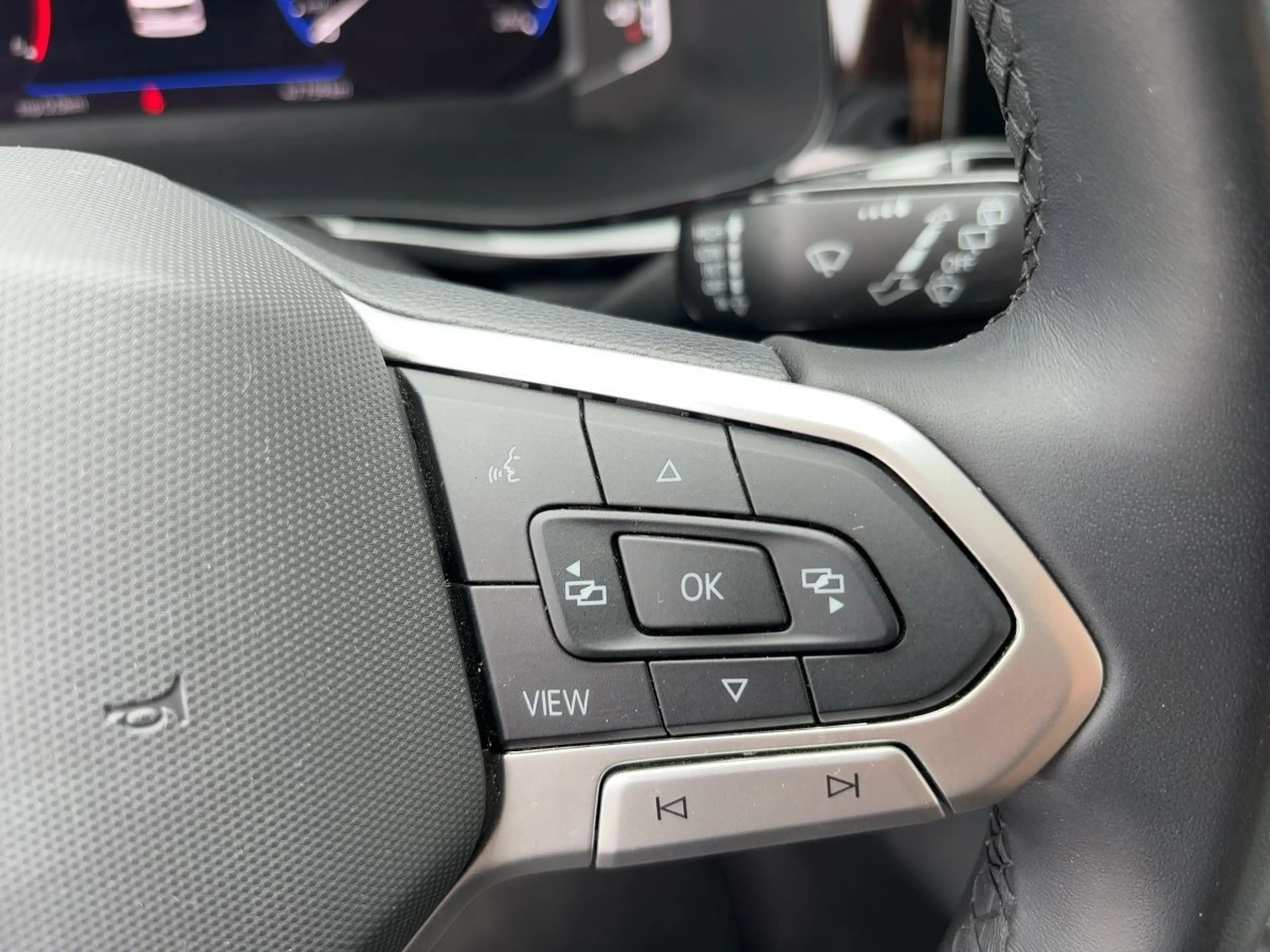 Volkswagen T6.1 Multivan Comfortline — photo 14