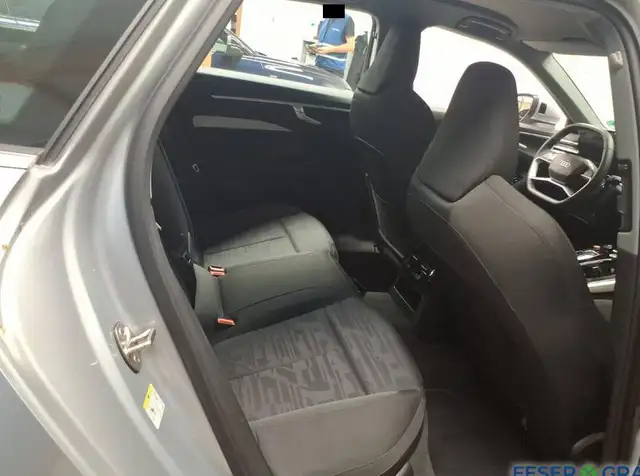 Audi A6 view 8