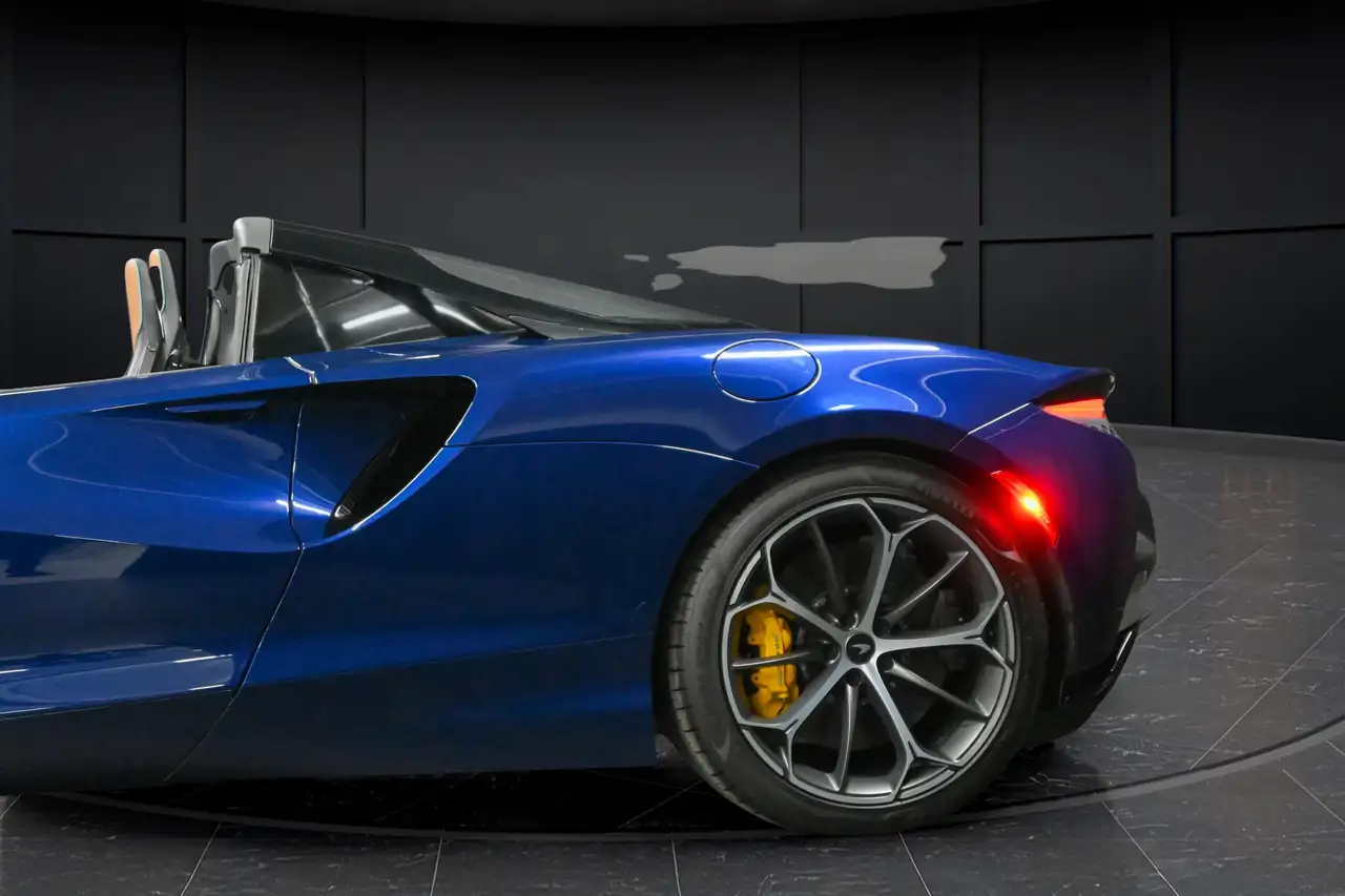 McLaren Artura fotografie McLaren Artura