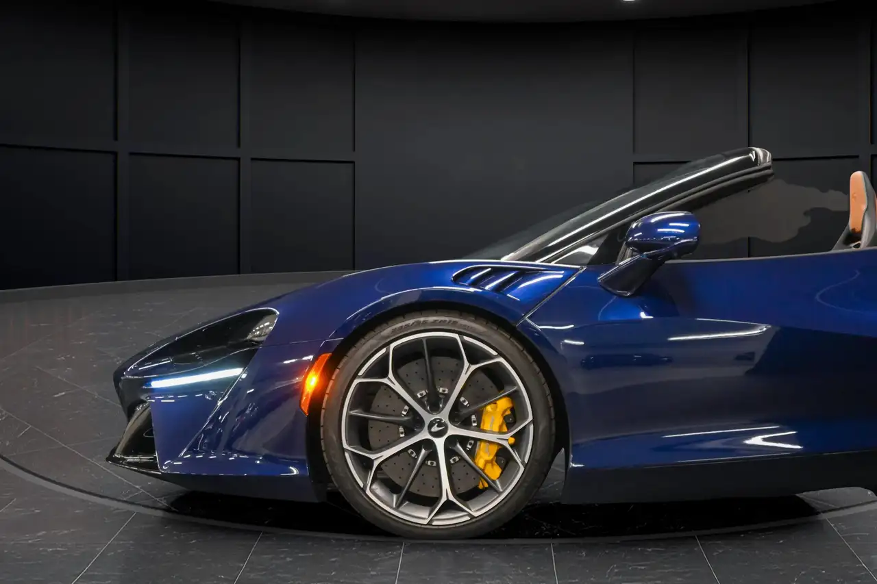 McLaren Artura fotografie McLaren Artura