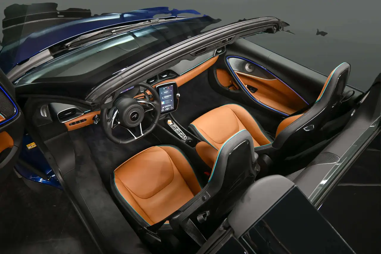 McLaren Artura fotografie McLaren Artura