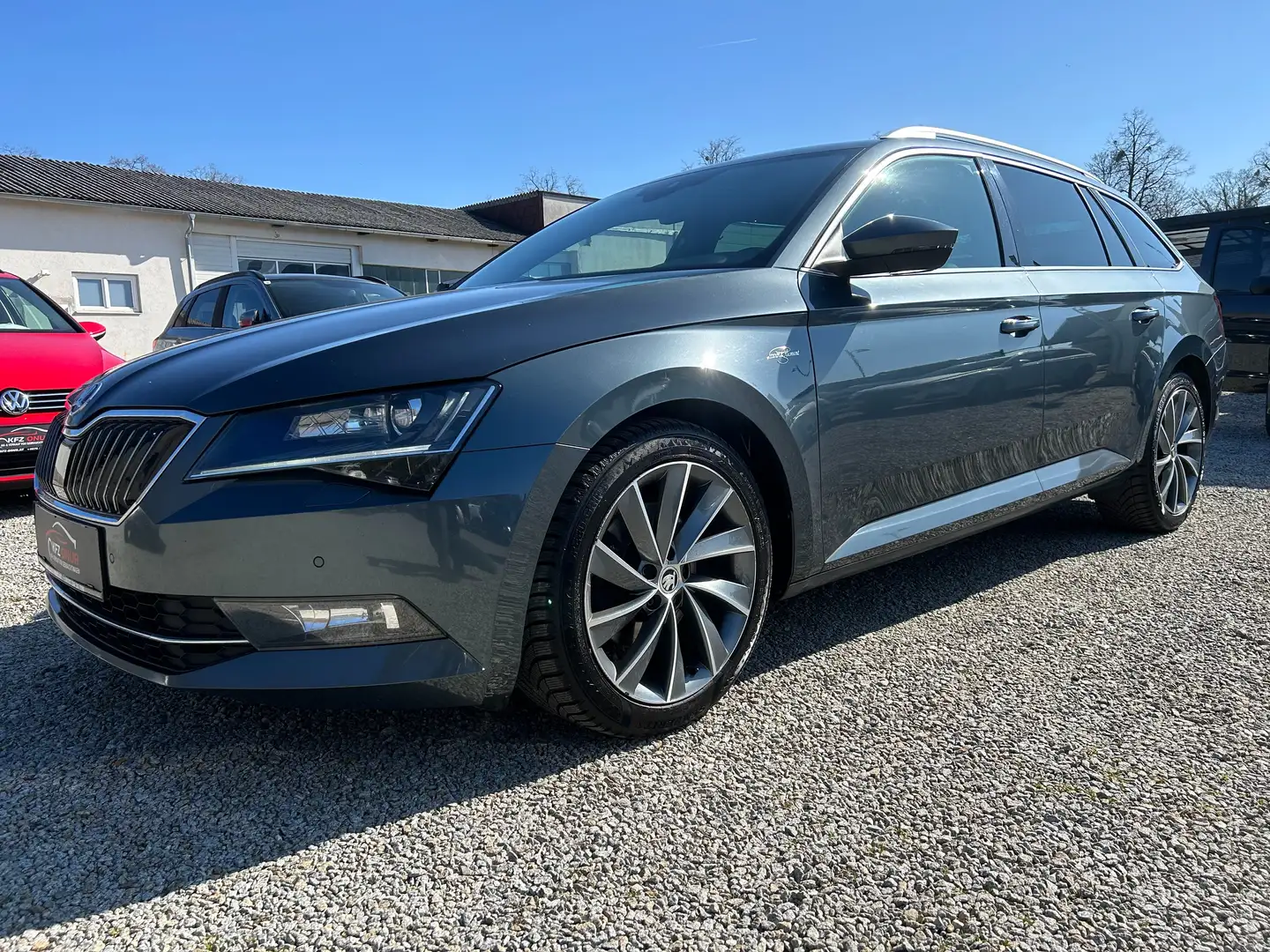Skoda Superb Kombi 2,0 TDI DSG Laurin & Klement/TOP ZUSTAND Gris - 1