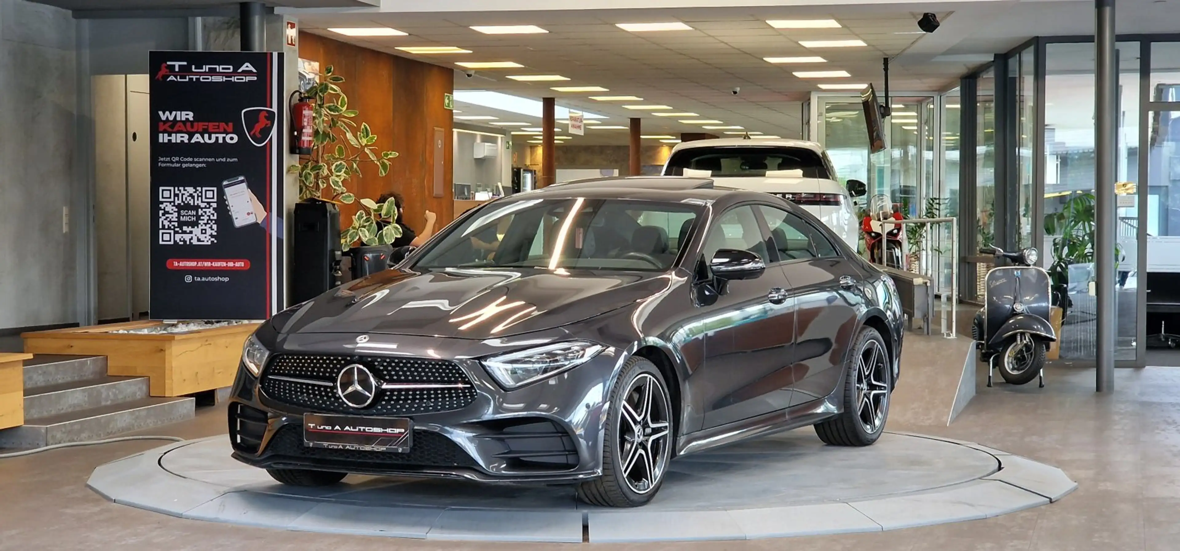 Mercedes-Benz CLS 350 d 4Matic AMG-Line Aut. *Schiebedach*360°*AHK*