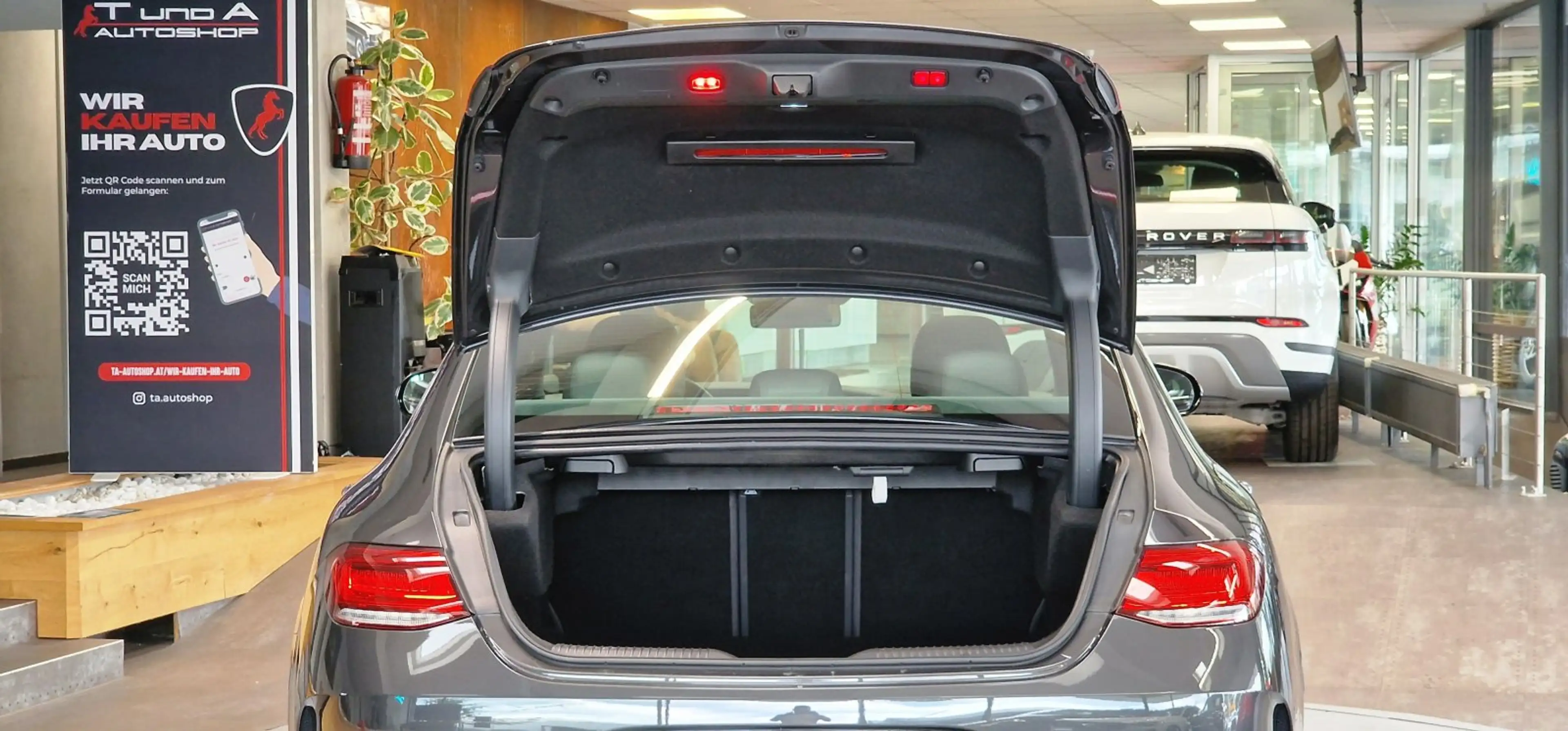 Mercedes-Benz CLS 350 d 4Matic AMG-Line Aut. *Schiebedach*360°*AHK* — photo 10